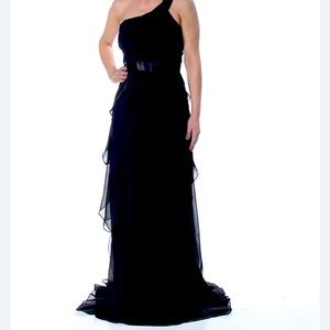 Adrianna Papell Women's One-Shoulder Tiered Chiffon Gown size 8.